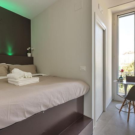 Alibi Suites Suite Museum: Gioiello Con Vista Sul Museo Archeologico Nazionale, Letto E Doccia Con Cromoterapia, Smart Tv, Wifi E A/C รูโวดิปูญา ภายนอก รูปภาพ