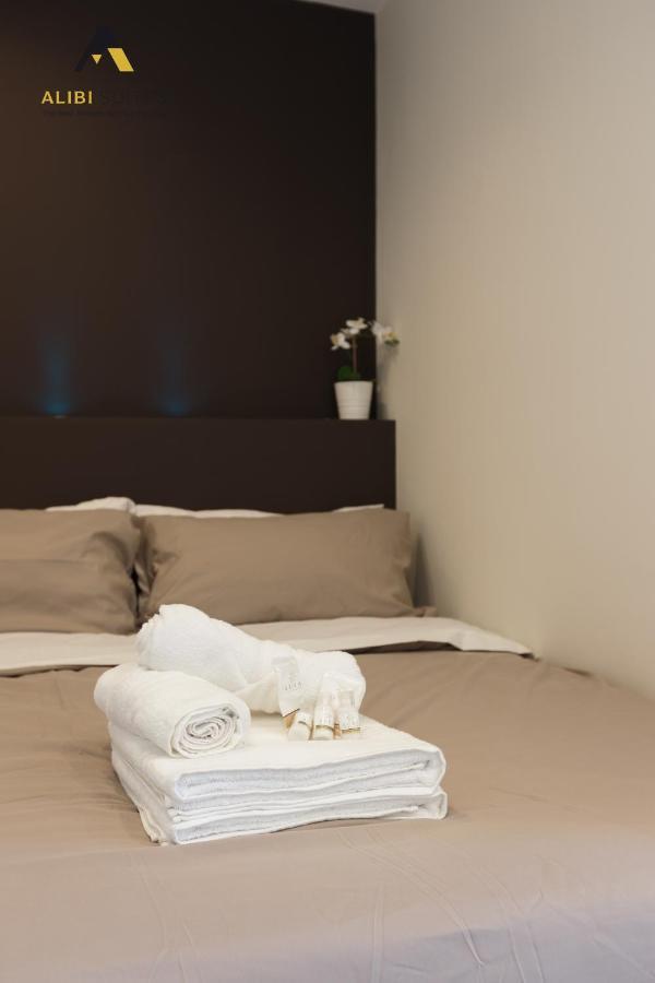 Alibi Suites Suite Museum: Gioiello Con Vista Sul Museo Archeologico Nazionale, Letto E Doccia Con Cromoterapia, Smart Tv, Wifi E A/C รูโวดิปูญา ภายนอก รูปภาพ