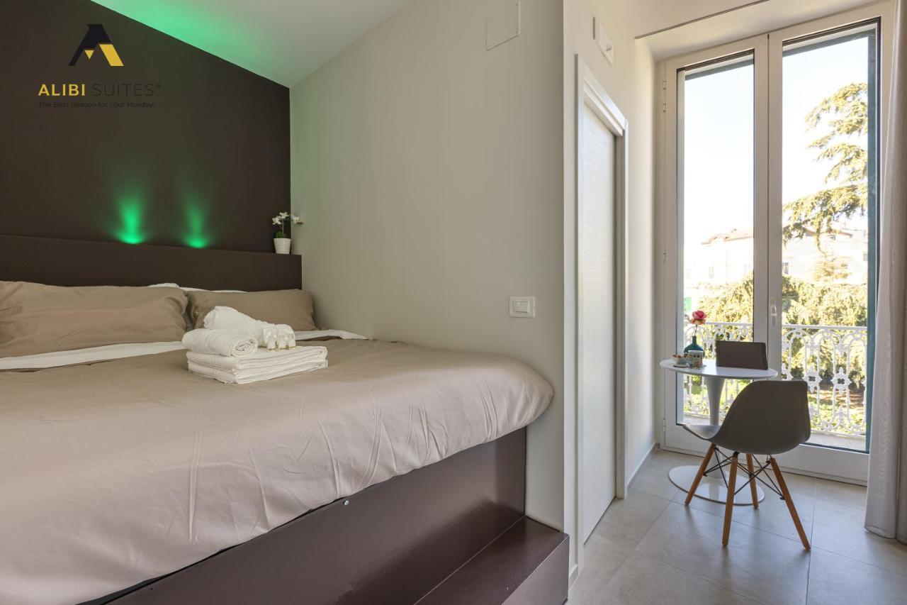 Alibi Suites Suite Museum: Gioiello Con Vista Sul Museo Archeologico Nazionale, Letto E Doccia Con Cromoterapia, Smart Tv, Wifi E A/C รูโวดิปูญา ภายนอก รูปภาพ