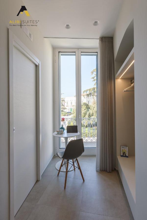 Alibi Suites Suite Museum: Gioiello Con Vista Sul Museo Archeologico Nazionale, Letto E Doccia Con Cromoterapia, Smart Tv, Wifi E A/C รูโวดิปูญา ภายนอก รูปภาพ