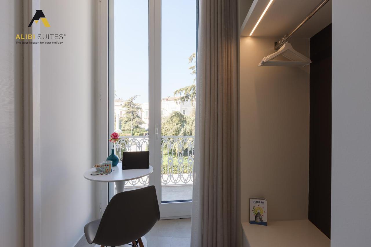 Alibi Suites Suite Museum: Gioiello Con Vista Sul Museo Archeologico Nazionale, Letto E Doccia Con Cromoterapia, Smart Tv, Wifi E A/C รูโวดิปูญา ภายนอก รูปภาพ