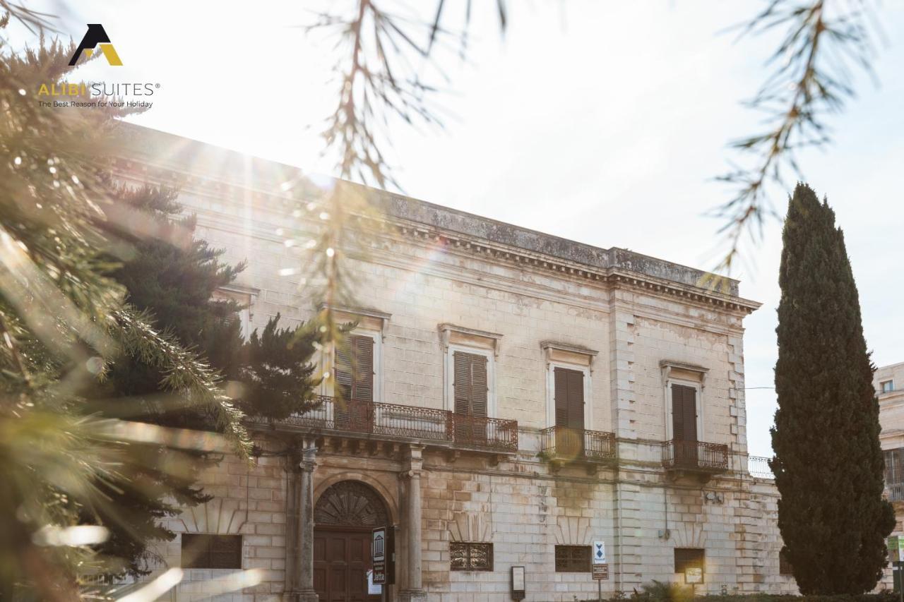 Alibi Suites Suite Museum: Gioiello Con Vista Sul Museo Archeologico Nazionale, Letto E Doccia Con Cromoterapia, Smart Tv, Wifi E A/C รูโวดิปูญา ภายนอก รูปภาพ